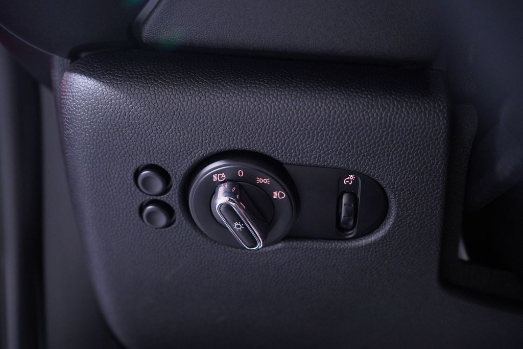 Thumbnail: 2019 MINI Cooper - 15