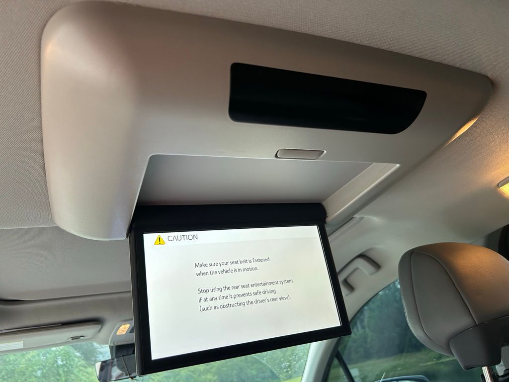 Thumbnail: 2022 Toyota Sienna - 14