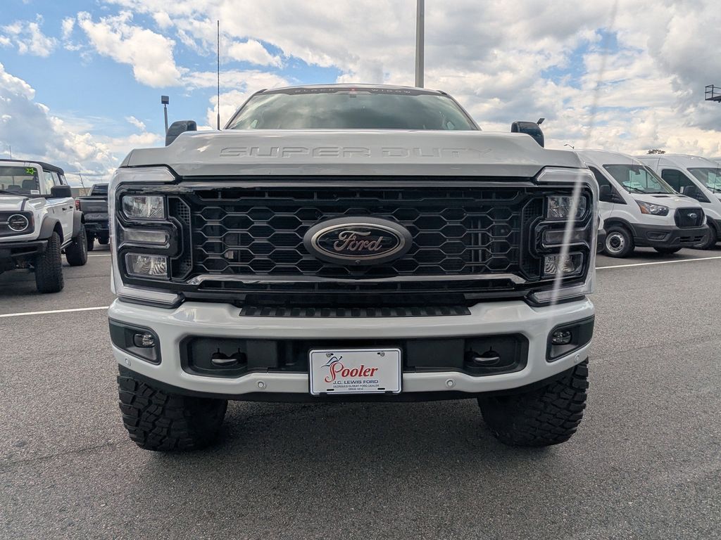 2025 Ford F-250 Black Widow