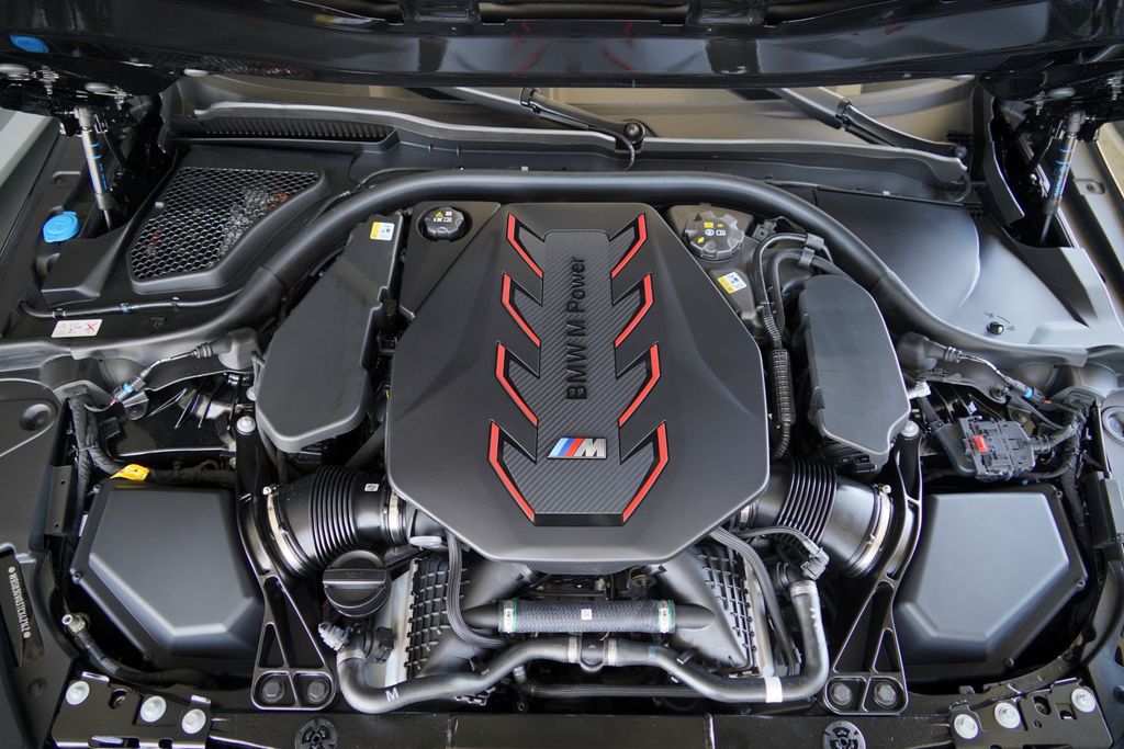 Thumbnail: 2026 BMW M5 - 23