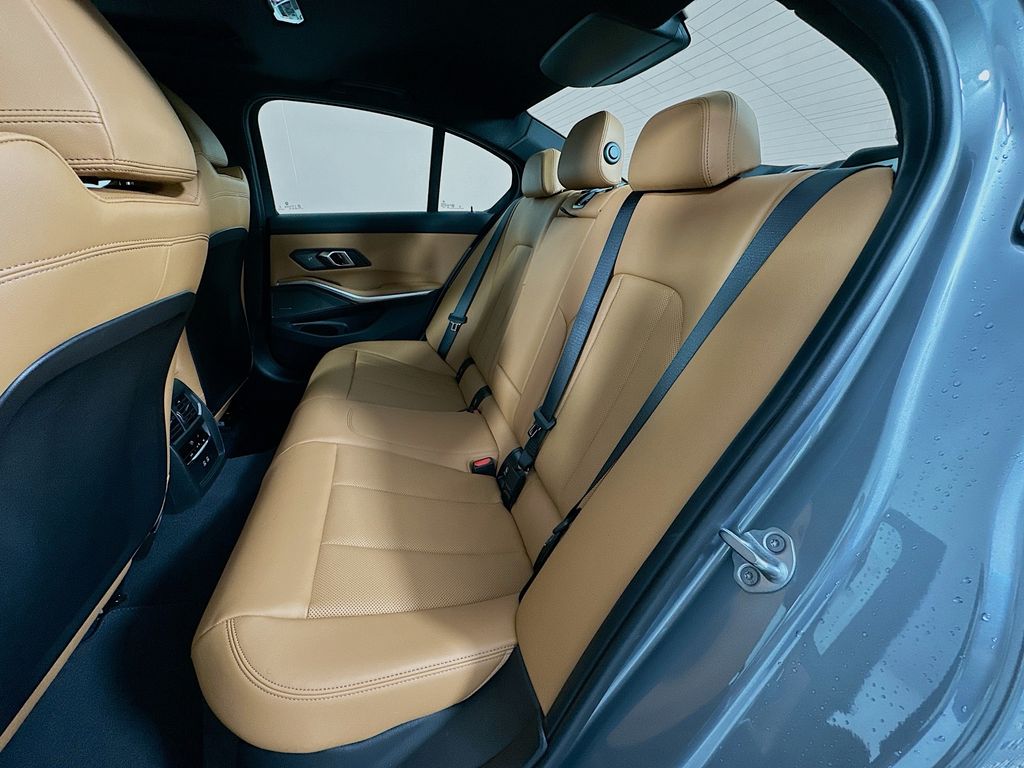 Thumbnail: 2026 BMW 3 Series - 17