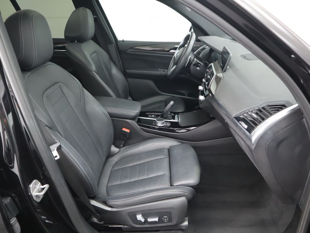 Thumbnail: 2021 BMW X3 - 21