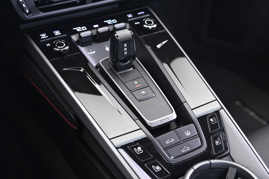 Thumbnail: 2025 Porsche 911 - 30