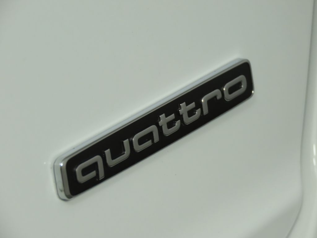 Thumbnail: 2026 Audi Q8 - 10