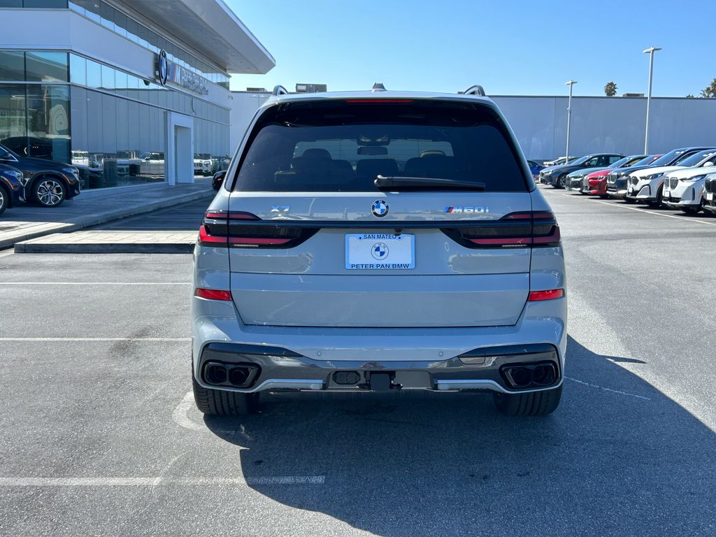 Thumbnail: 2027 BMW X7 - 4