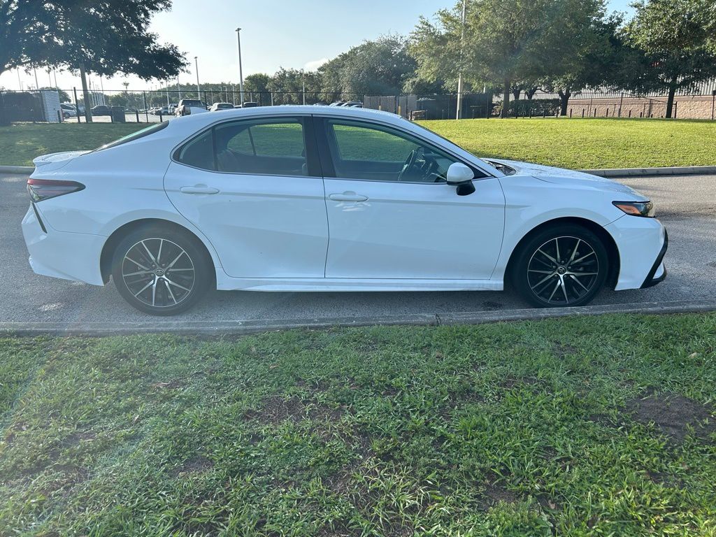 2021 Toyota Camry SE 6
