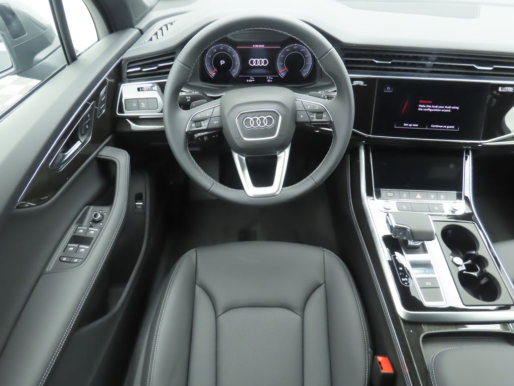 2025 Audi Q7  11