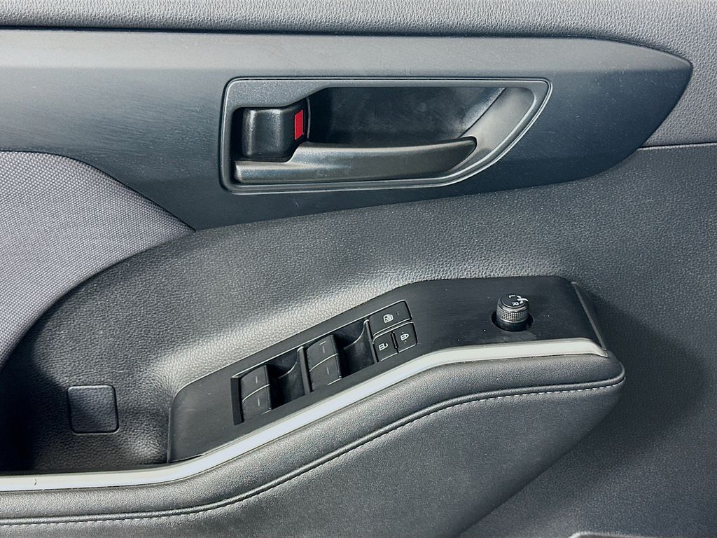 Thumbnail: 2024 Toyota Highlander - 18