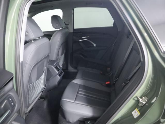 Thumbnail: 2025 Audi Q5 - 23