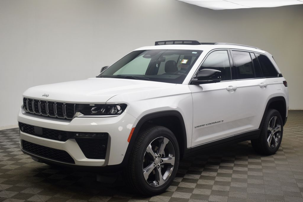 new 2026 Jeep Grand Cherokee car, priced at $45,429