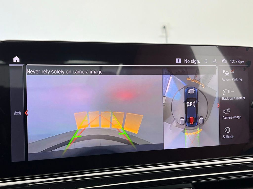 Thumbnail: 2026 BMW 8 Series - 15