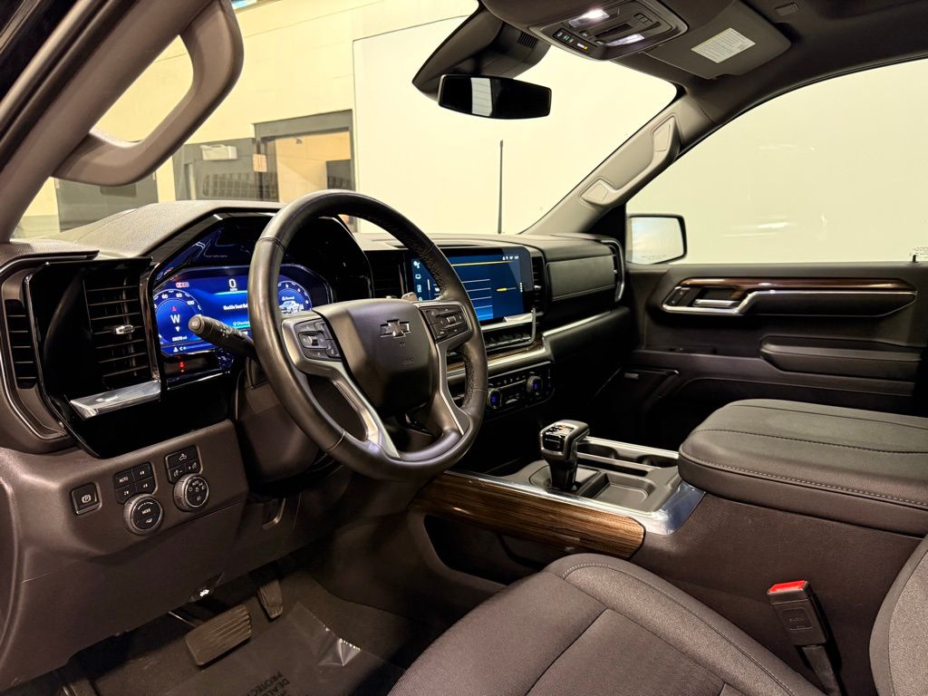 Thumbnail: 2024 Chevrolet Silverado 1500 - 11