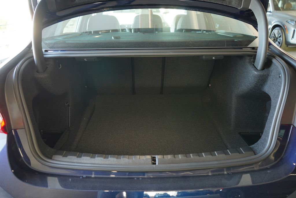 Thumbnail: 2026 BMW 3 Series - 21