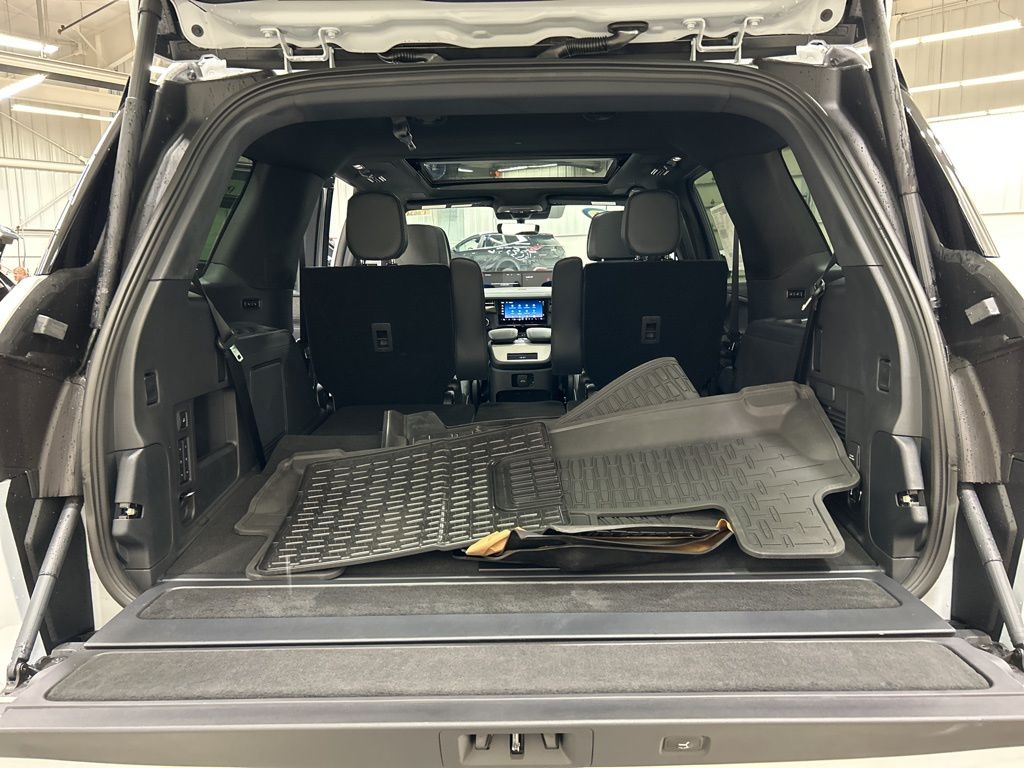 new 2026 Lincoln Navigator car, priced at $106,480