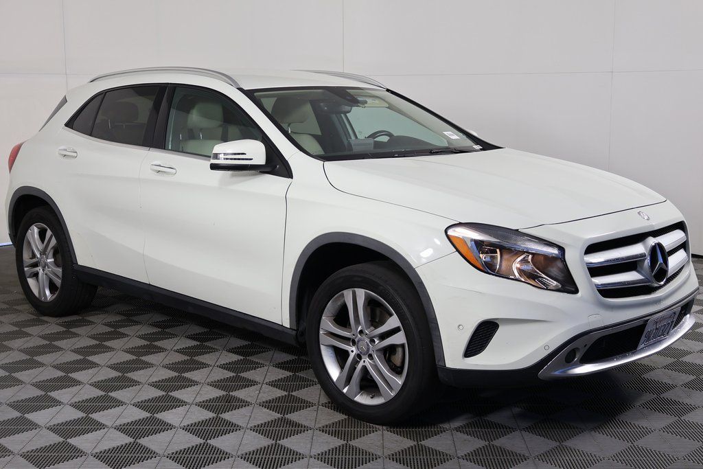 Thumbnail: 2017 Mercedes-Benz GLA - 3
