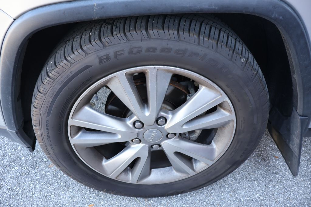 Thumbnail: 2013 Jeep Grand Cherokee - 4