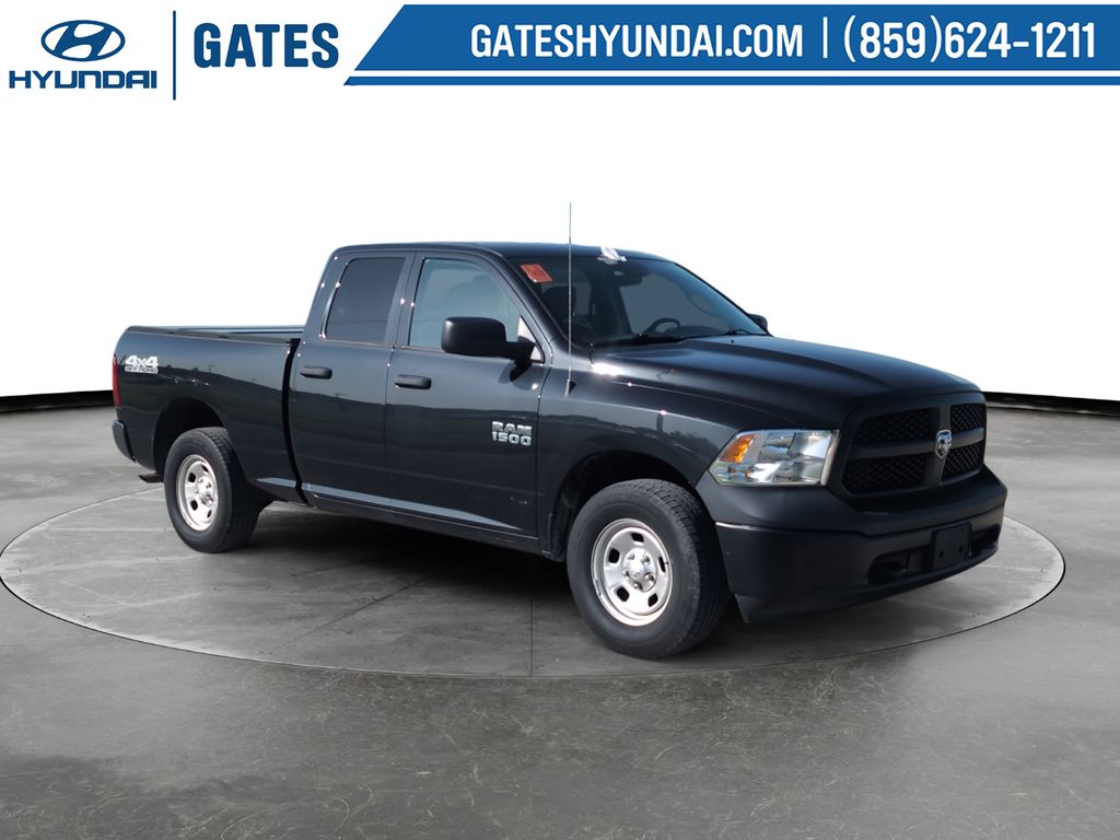 Brilliant Black Crystal Pearlcoat 2018 RAM 1500 Pickup Truck Four-Wheel Drive 8-Speed Automatic