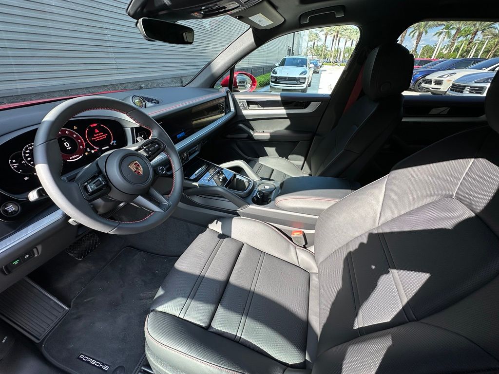 Thumbnail: 2026 Porsche Cayenne - 4
