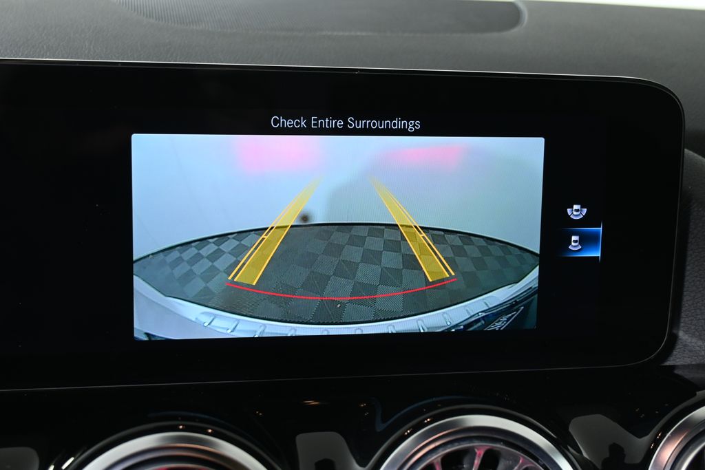 Thumbnail: 2023 Mercedes-Benz GLA - 21