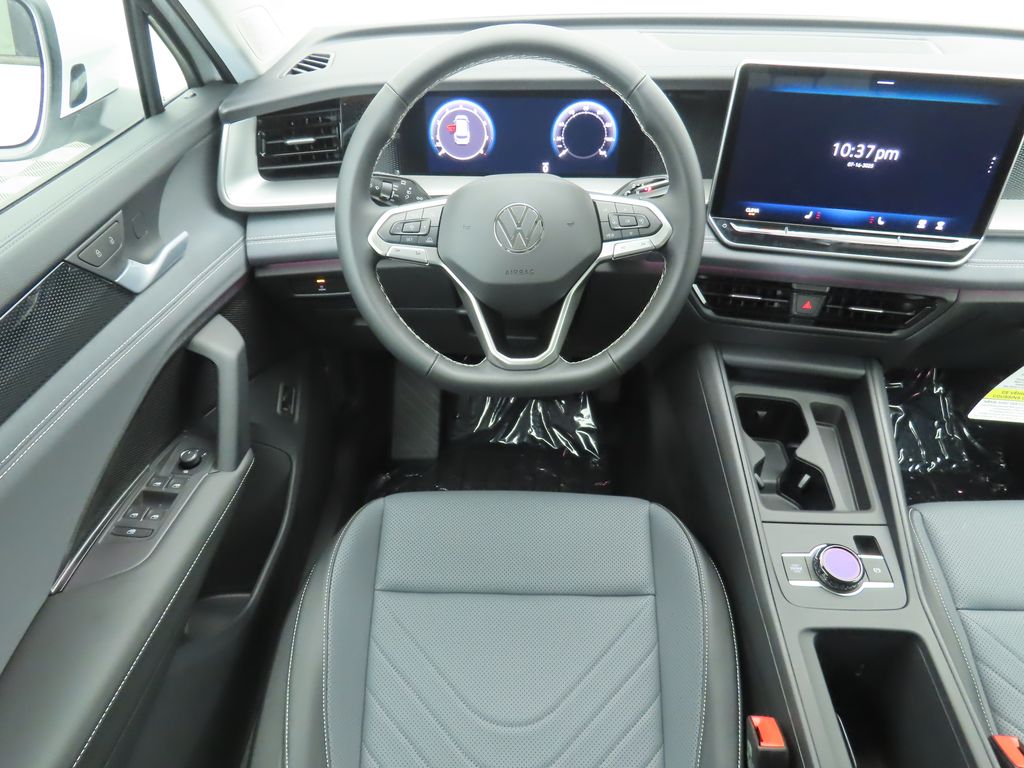 Thumbnail: 2025 Volkswagen Tiguan - 11