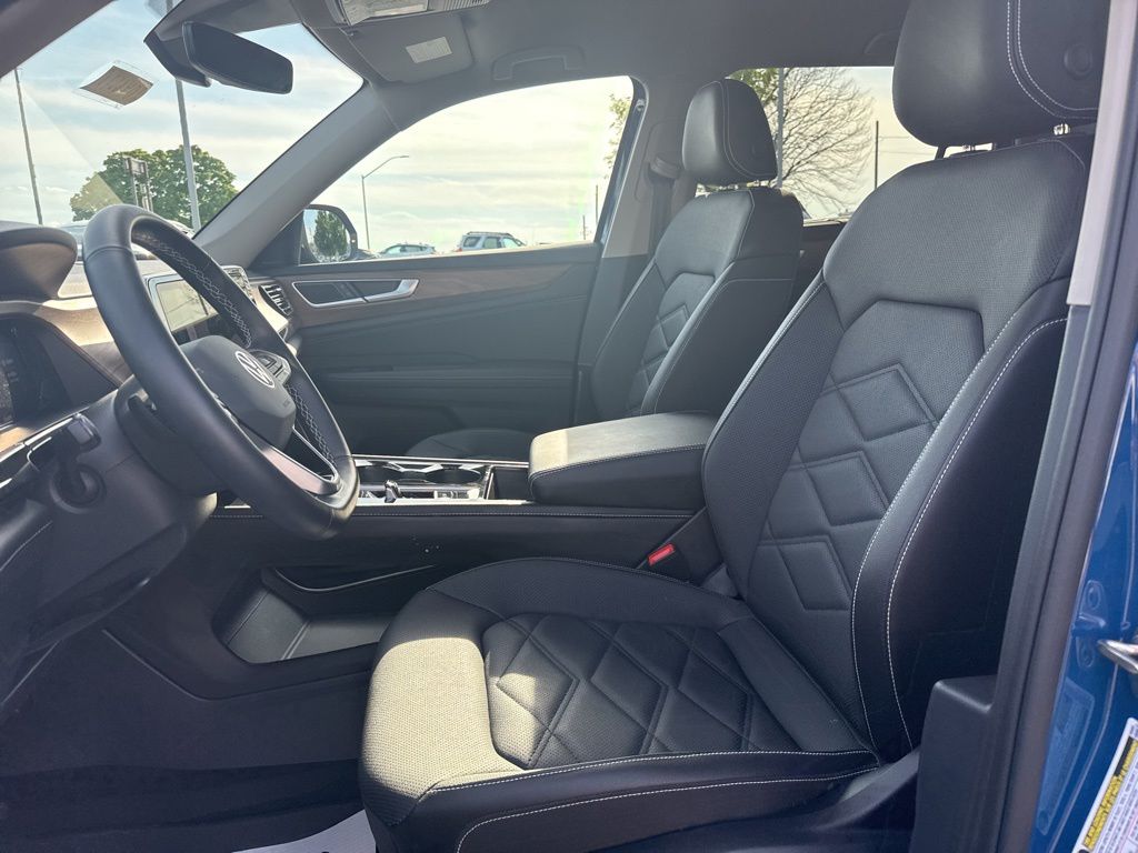 2025 Volkswagen Atlas 2.0T SE w/Technology Blue at Subaru and VW of Moon Township