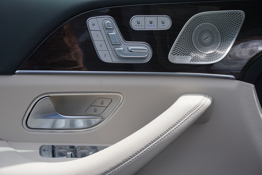 Thumbnail: 2026 Mercedes-Benz GLE - 25