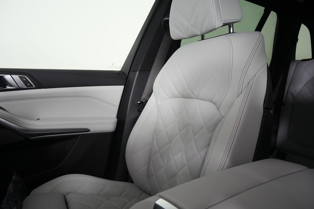 Thumbnail: 2026 BMW X5 - 23