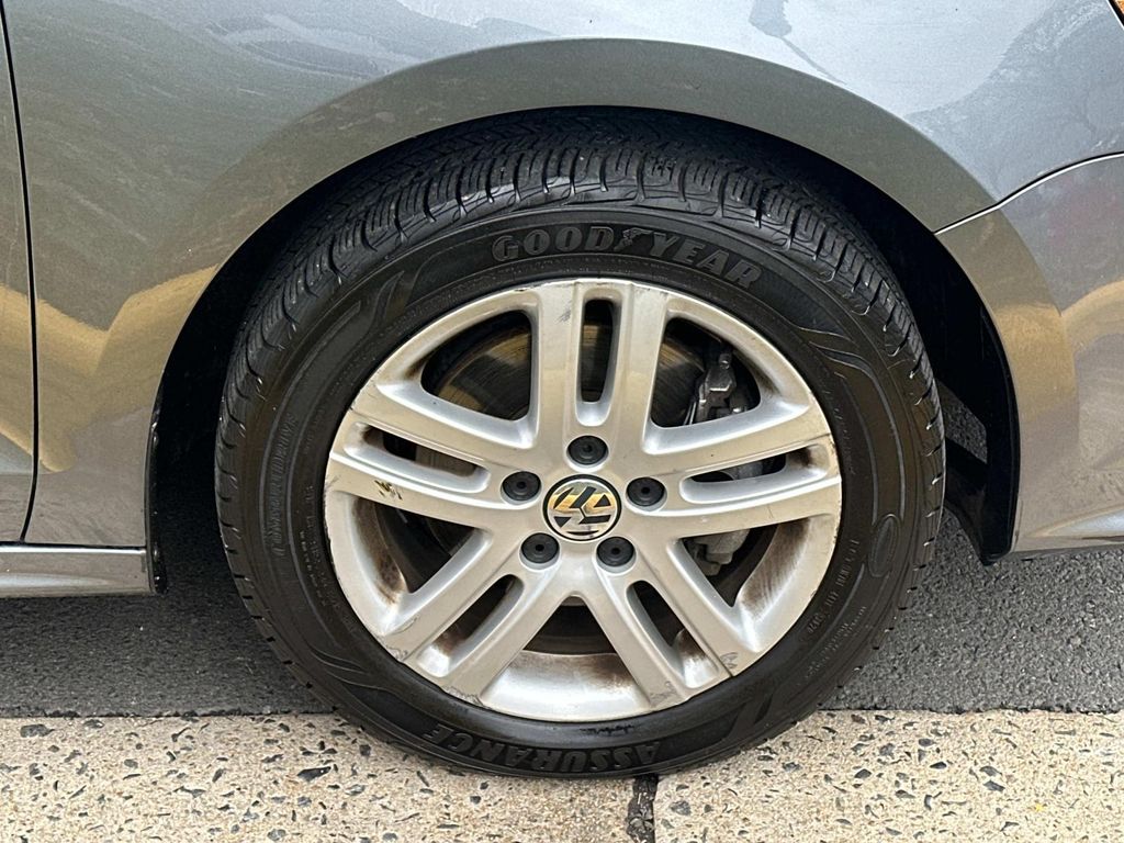 Thumbnail: 2018 Volkswagen Jetta - 17