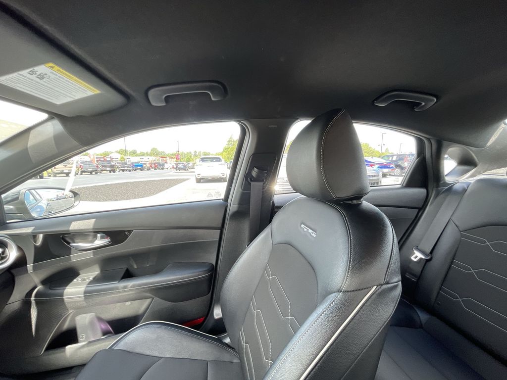 Certified Used 2022 Gray Kia GT-Line image 10