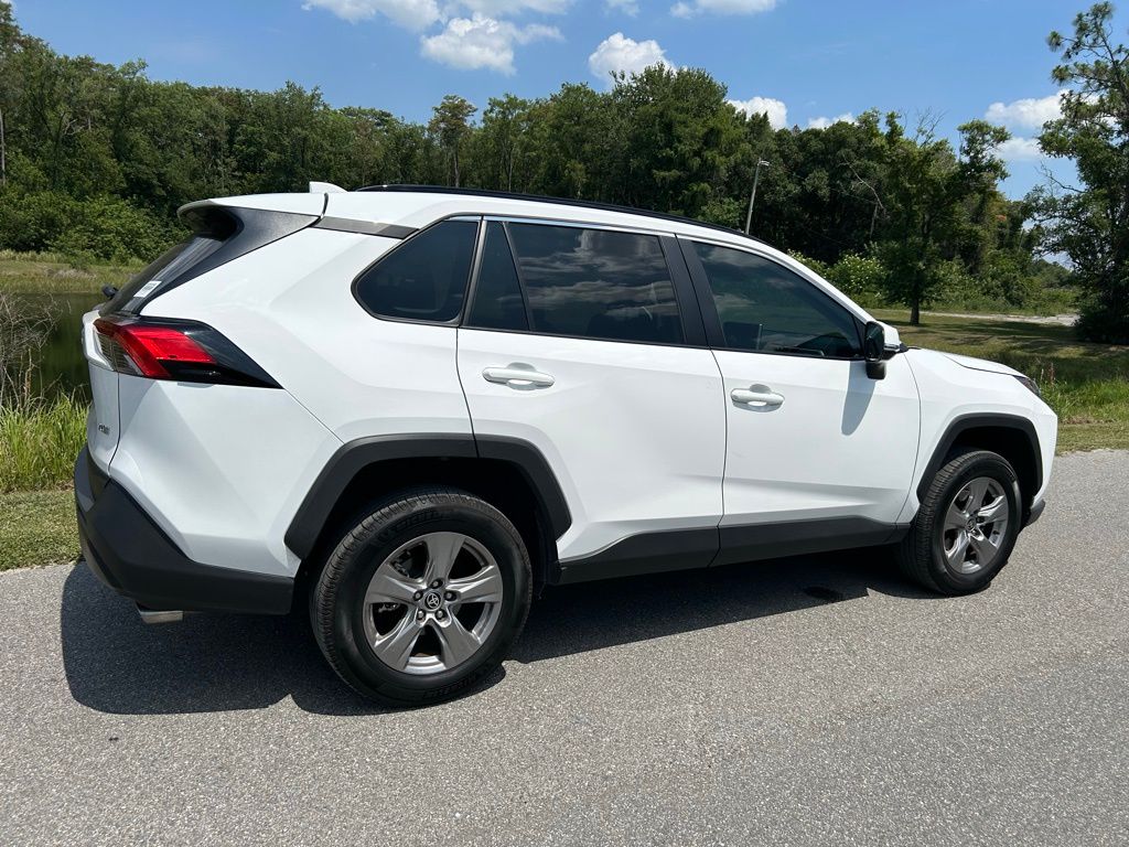 2023 Toyota RAV4 XLE 5