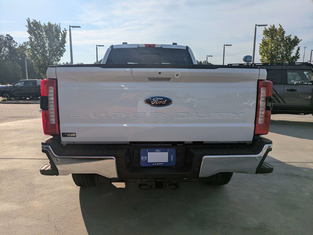 2026 Ford F-350 Super Duty LARIAT