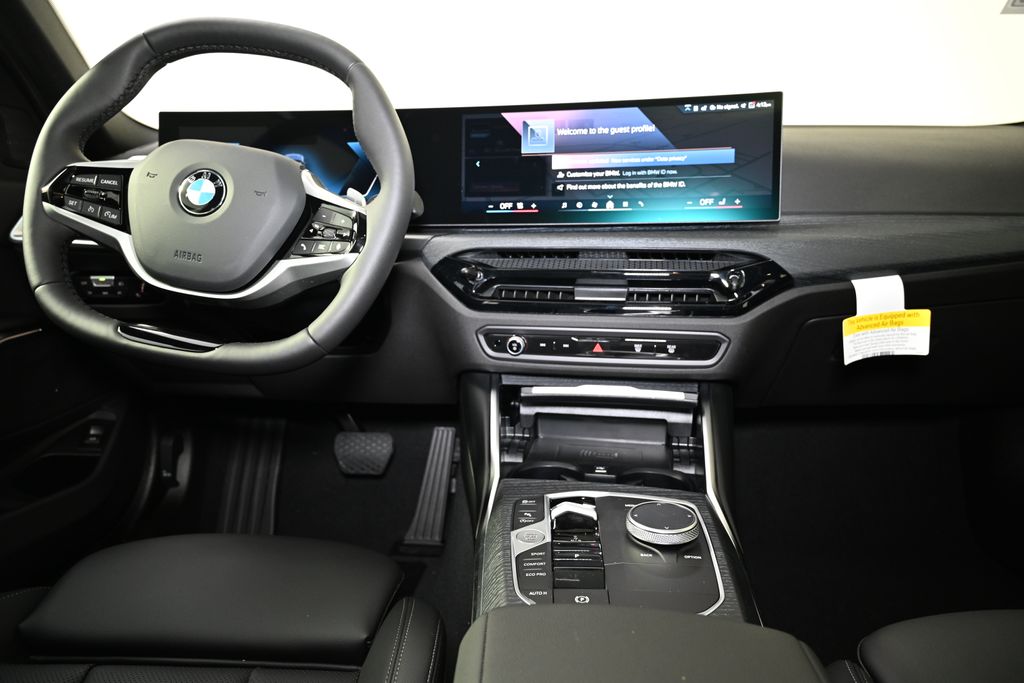Thumbnail: 2025 BMW 3 Series - 16