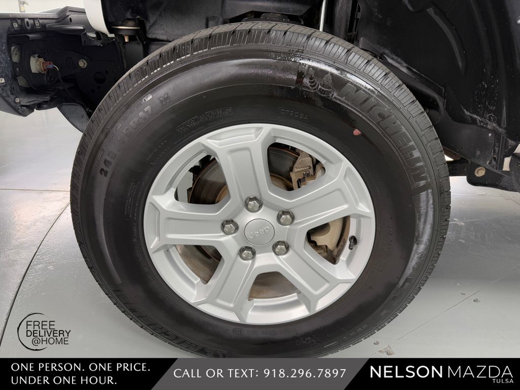 Used 2019 White Jeep Unlimited Sport S image 11