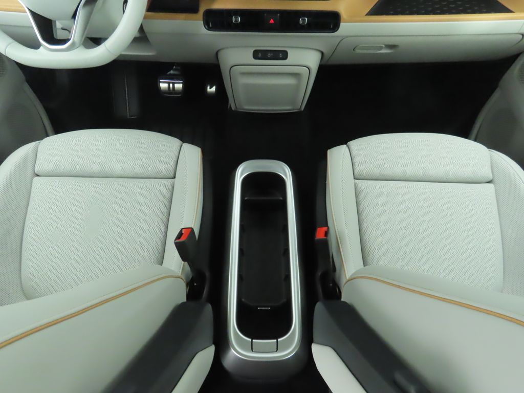 Thumbnail: 2025 Volkswagen ID.Buzz - 17