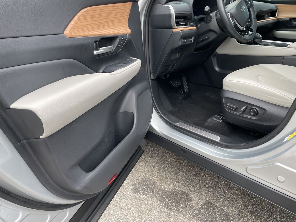Used 2024 Toyota Grand Highlander SUV
