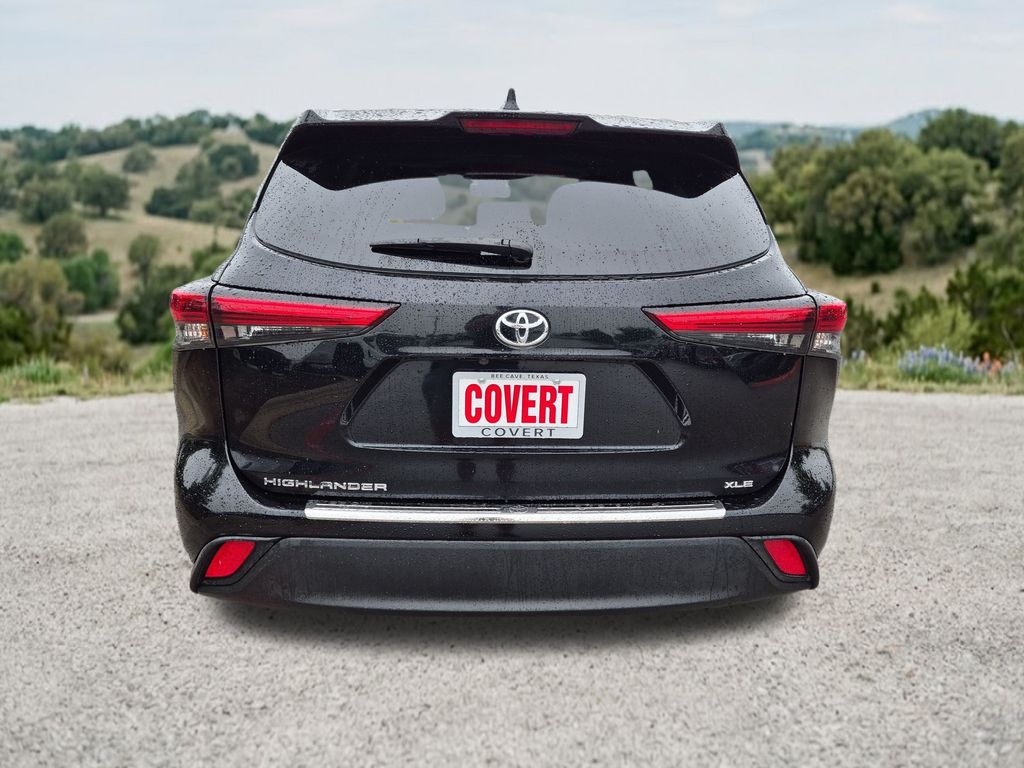 Used Car 2022 Toyota Highlander  Xle For Sale Under $30,000 In Austin, Texas