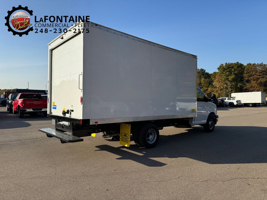 2024 GMC Savana 3500 Work Van 8