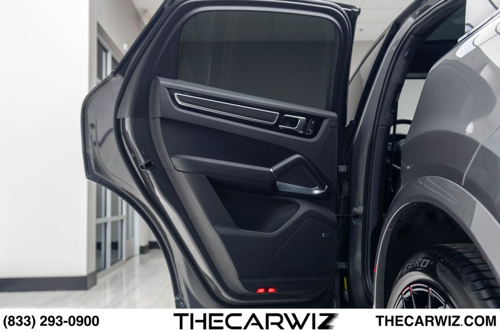 2023 Porsche Cayenne Coup Turbo - Photo 66