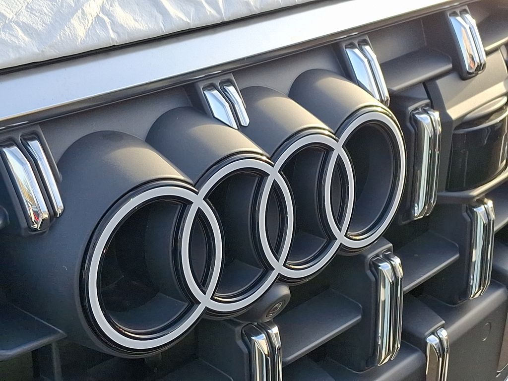 2025 Audi Q7  3