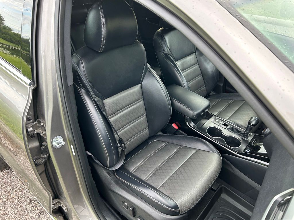 Thumbnail: 2019 Kia Sorento - 16