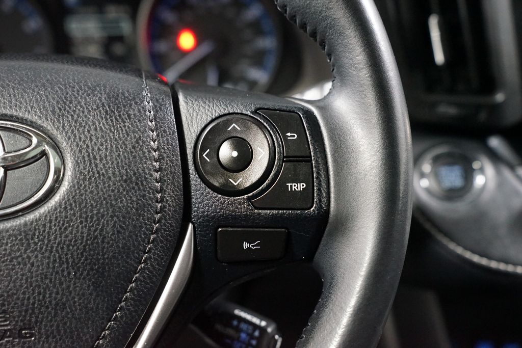 Thumbnail: 2018 Toyota RAV4 - 13