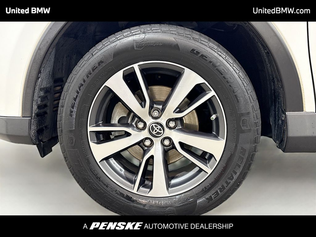 Thumbnail: 2016 Toyota RAV4 - 2