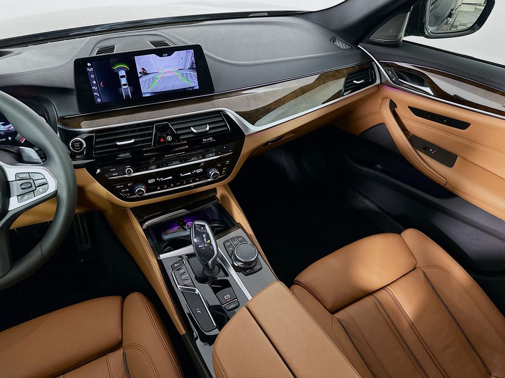 Thumbnail: 2018 BMW 5 Series - 24