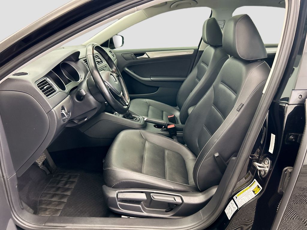 Thumbnail: 2018 Volkswagen Jetta - 17