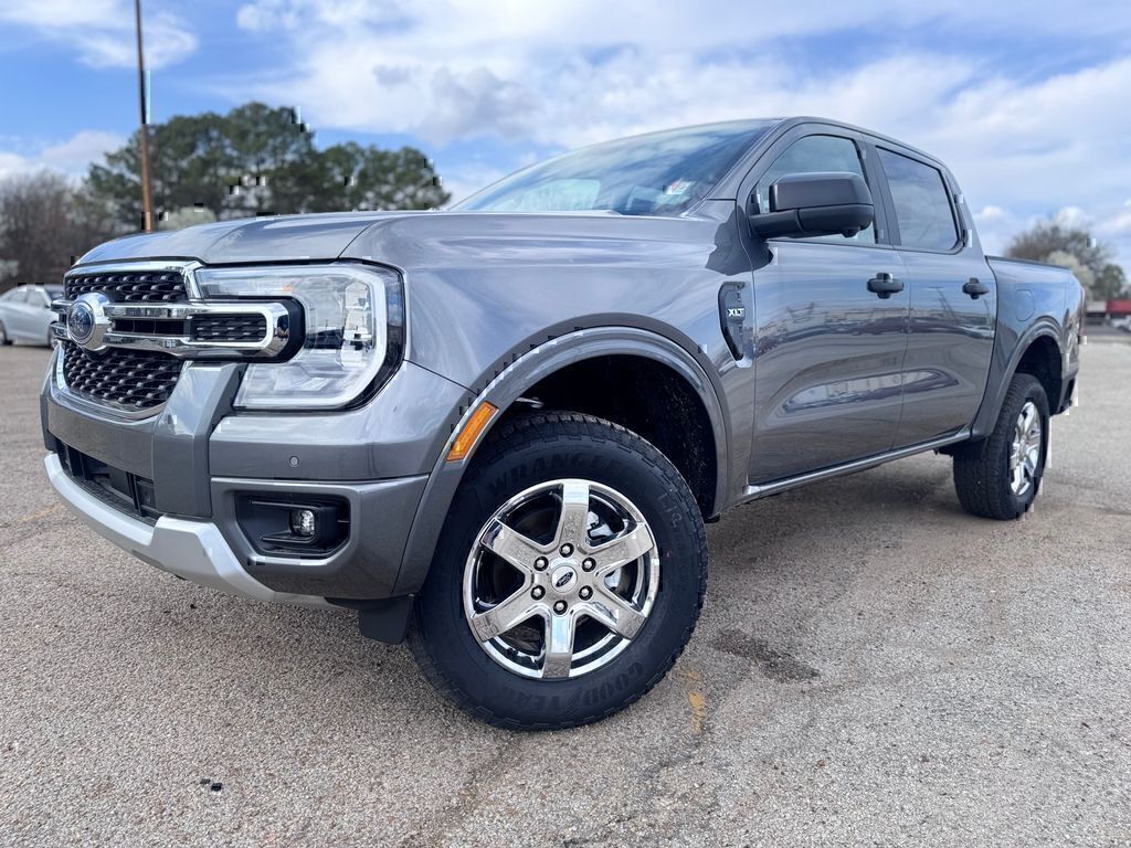 Gray Metallic 2025 Ford Ranger XLT SuperCrew 4WD Pickup Truck Four-Wheel Drive Automatic
