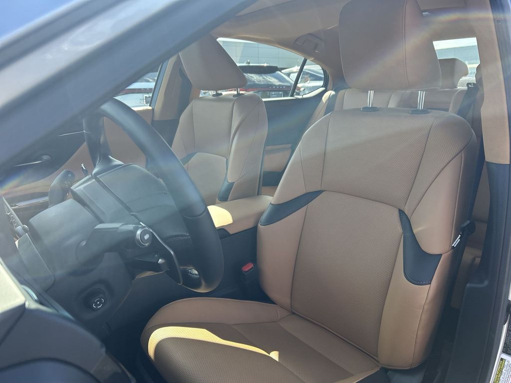 Thumbnail: 2025 Lexus ES - 30