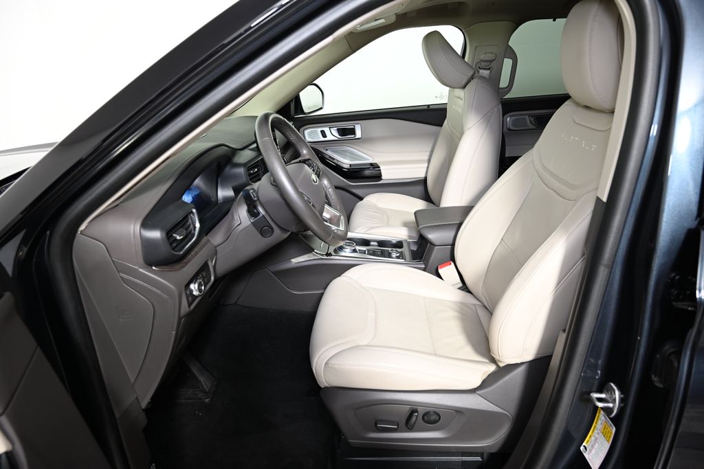 Thumbnail: 2022 Ford Explorer - 14