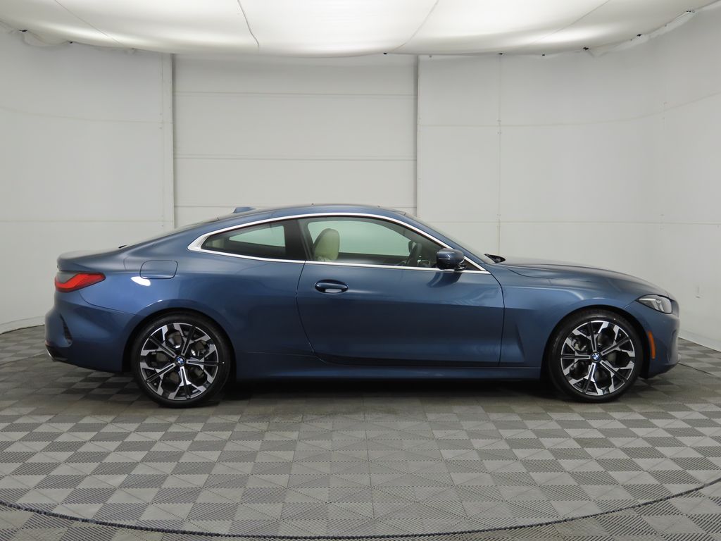 Thumbnail: 2026 BMW 4 Series - 4