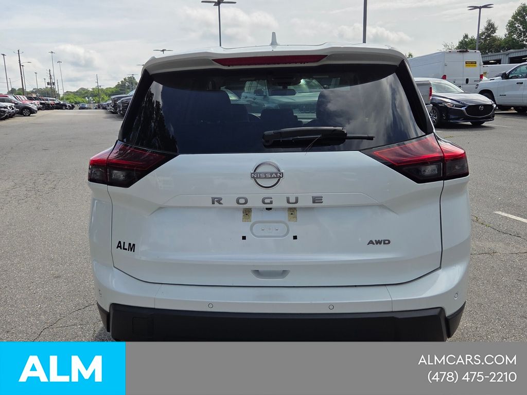 Used 2025 White Nissan SV image 13