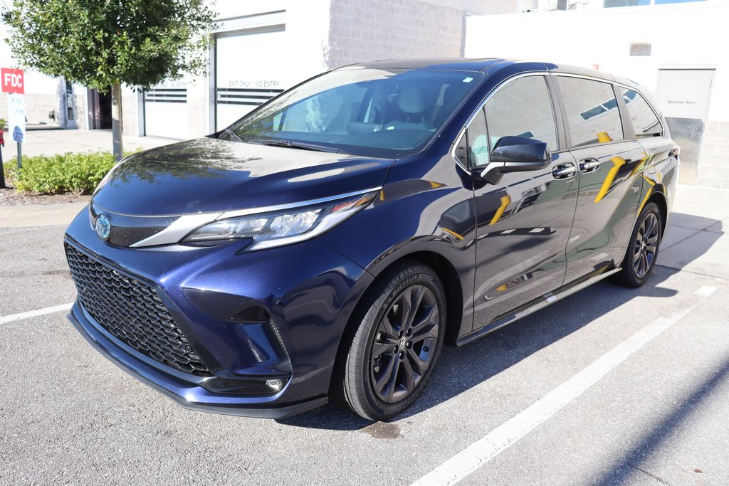 2024 Toyota Sienna XSE -
                West Palm Beach, FL